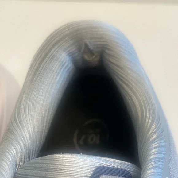 ASICS Women's Athletic Shoes in Light gray and Gold - Picture 6 of 9